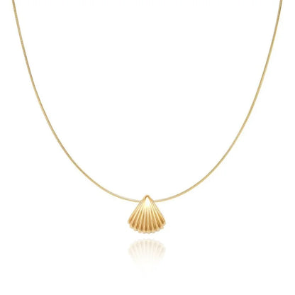 Avelena | Gold Saint James Shell Flower Necklace Lilac