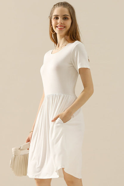Avelena | Geripptes Kleid mit Taschen