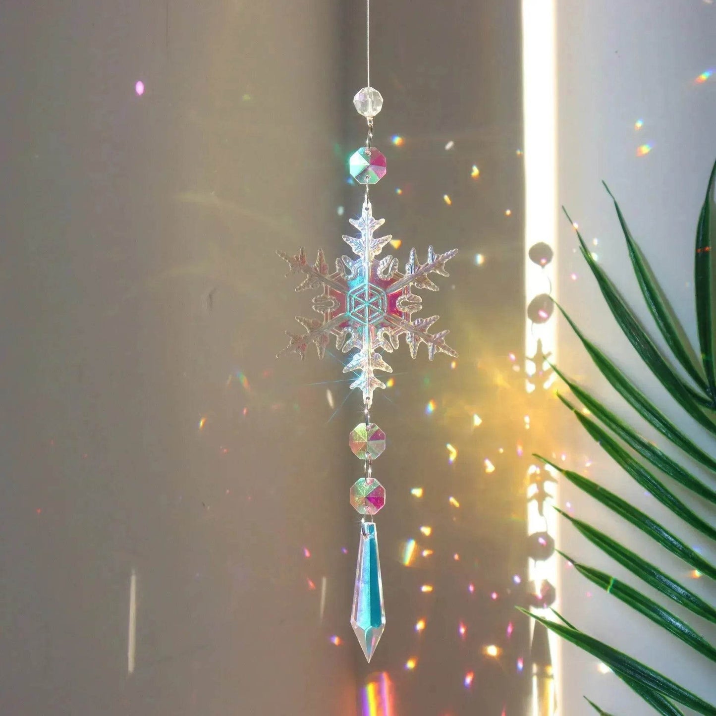 Avelena | Weihnachten Farbige Schneeflocke Kristall Sonnefänger Eis Säule Anhänger Fenster Weihnachtsbaum Dekoration Party Anhänger Weihnachtsdekorationen