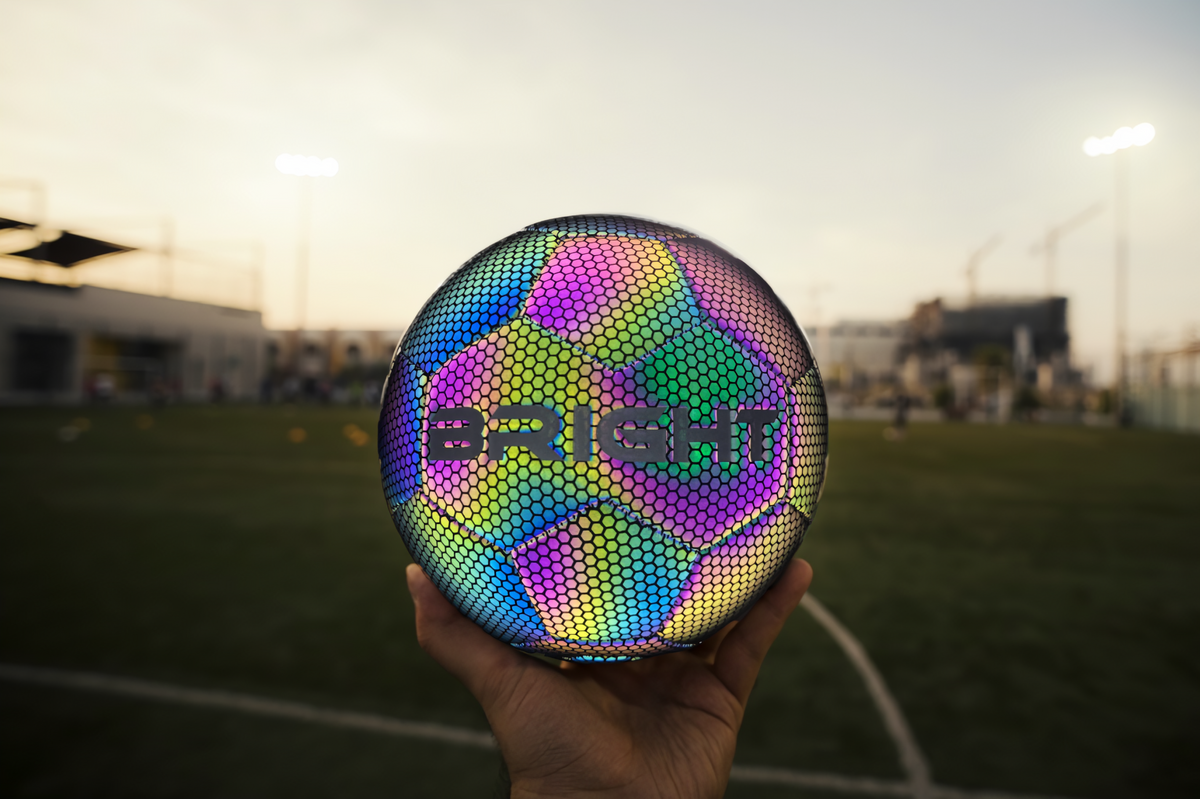 Avelena | Reflektierender Fußball mit Holografischem Effekt Perfekt für Soziale Medien