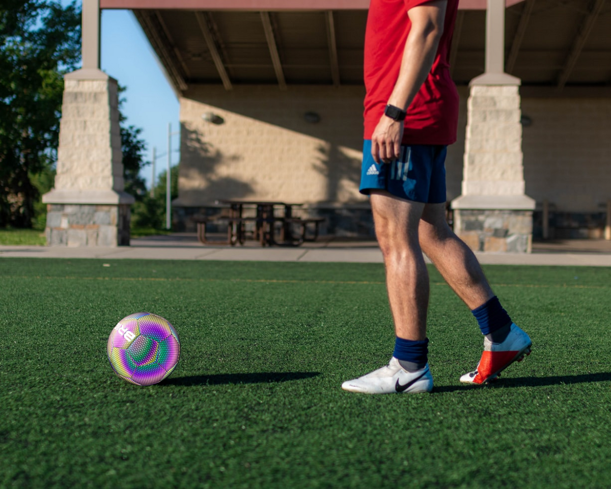 Avelena | Reflektierender Fußball mit Holografischem Effekt Perfekt für Soziale Medien