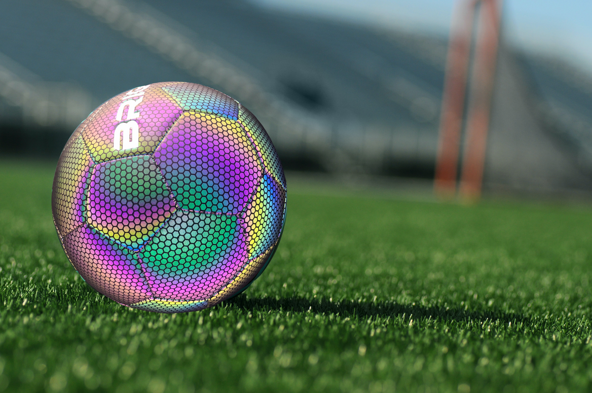 Avelena | Reflektierender Fußball mit Holografischem Effekt Perfekt für Soziale Medien
