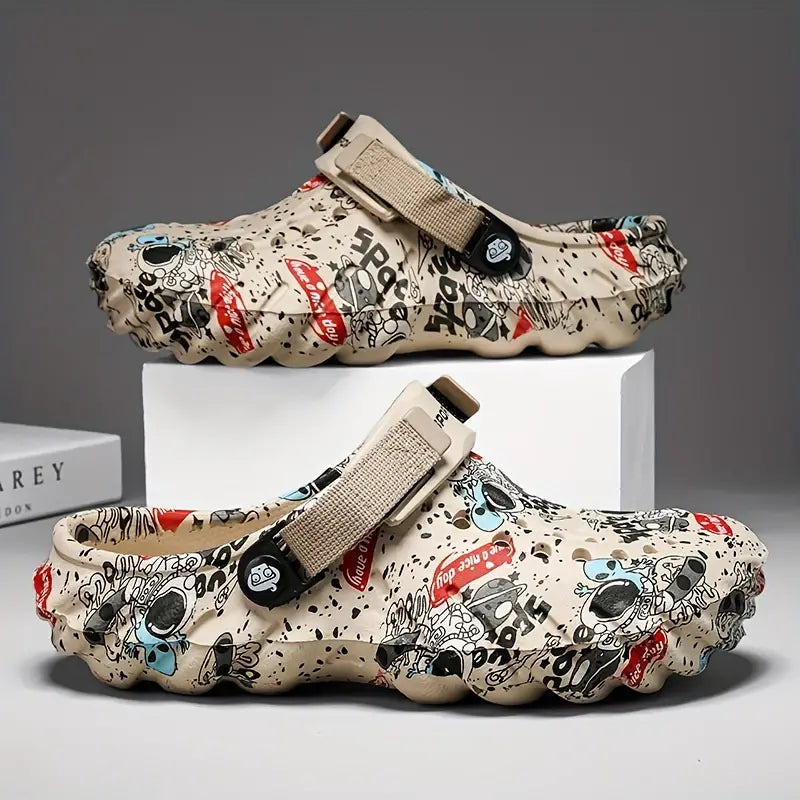 Clogs mit Graffiti-Druck