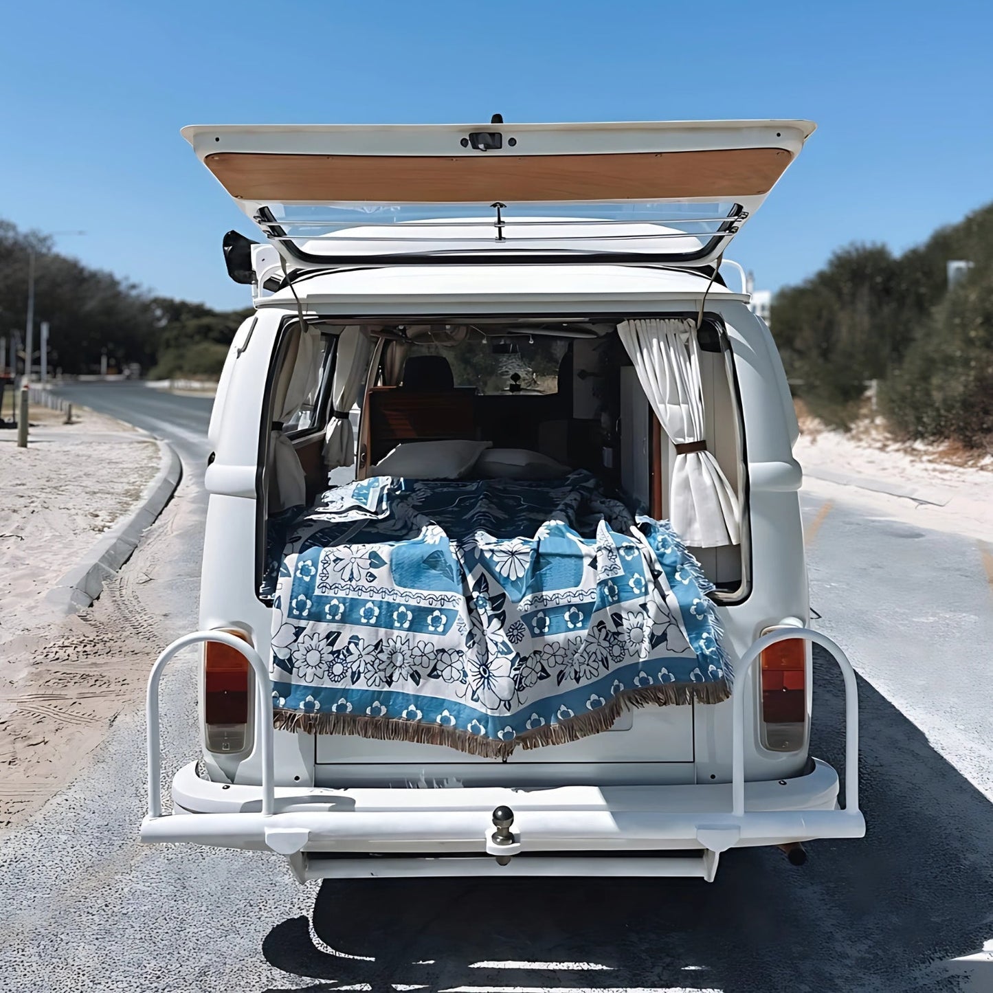 Avelena | Blauer Gänseblümchen Blüte Boho Reise Outdoor Decke