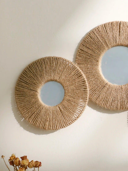 Avelena | Runde dekorative Wandspiegel im Boho-Stil mit gewebtem Hanfseil
