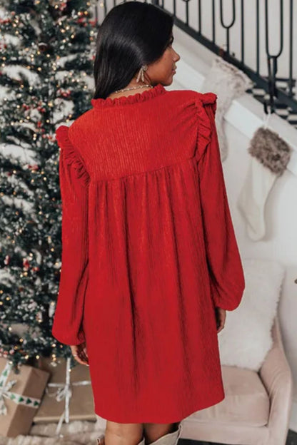 Avelena | Langärmeliges Kleid mit Rüschen und Einkerbungen