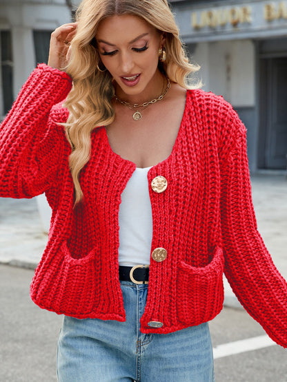 Avelena | Strickjacke mit Rundhalsausschnitt, Knöpfen und Taschen