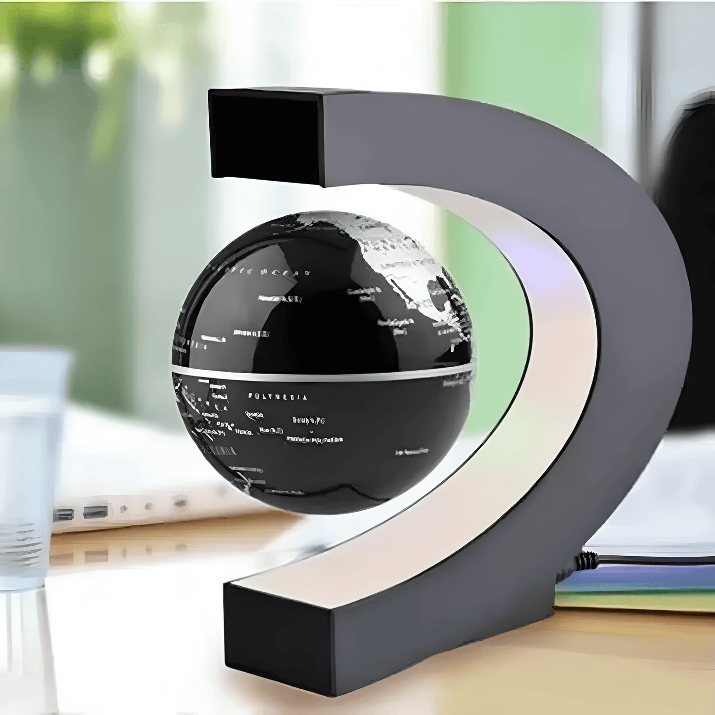 Avelena | Schwebender Globus mit LED