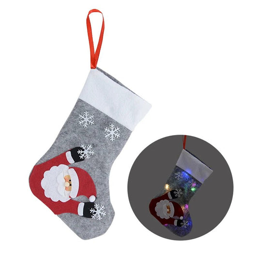 Avelena | Weihnachtsstrümpfe mit LED-Lichtern - Schneemann-, Weihnachtsmann-, Elch- und Bärenmuster Perfekt, um festliche Stimmung zu Ihrem Kamin oder Weihnachtsbaum hinzuzufügen!
