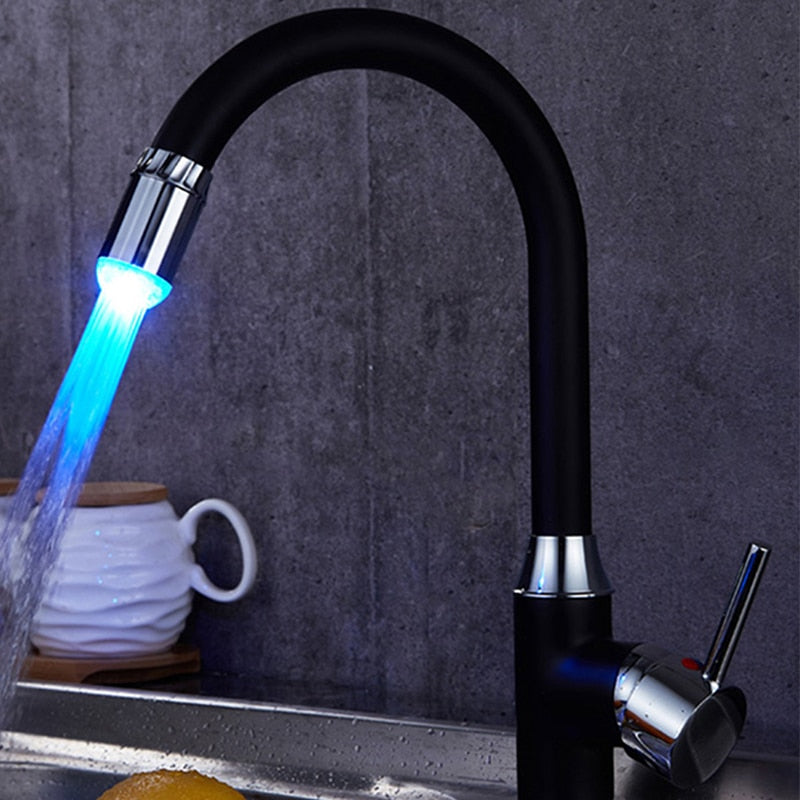Avelena | Bunter Wasserhahn LED - AquaGlow