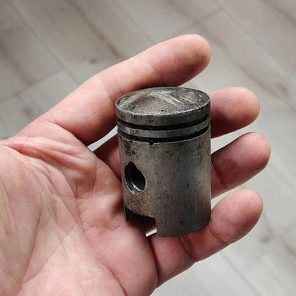 Avelena | Piston Art Skull Schlüsselanhänger