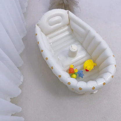 Avelena | SplashNest – Das mobile Badeparadies für dein Baby