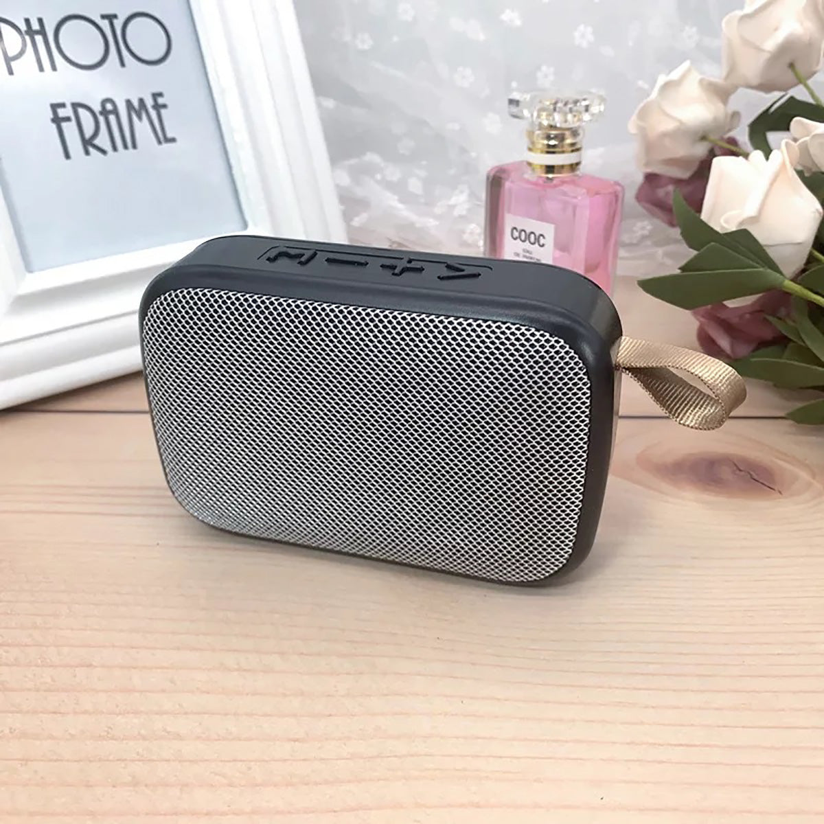 Avelena | Tragbarer Bluetooth Lautsprecher 3D Stereo Musikspieler mit Hifi Sound