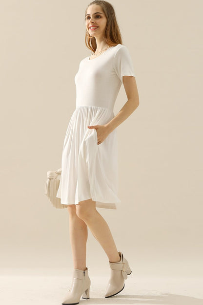 Avelena | Geripptes Kleid mit Taschen