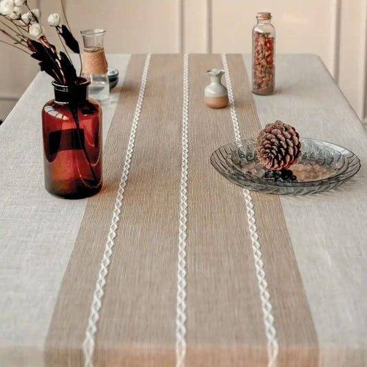 Avelena | TableCover – Stilvoller, rustikaler Schutz für Ihren Esstisch