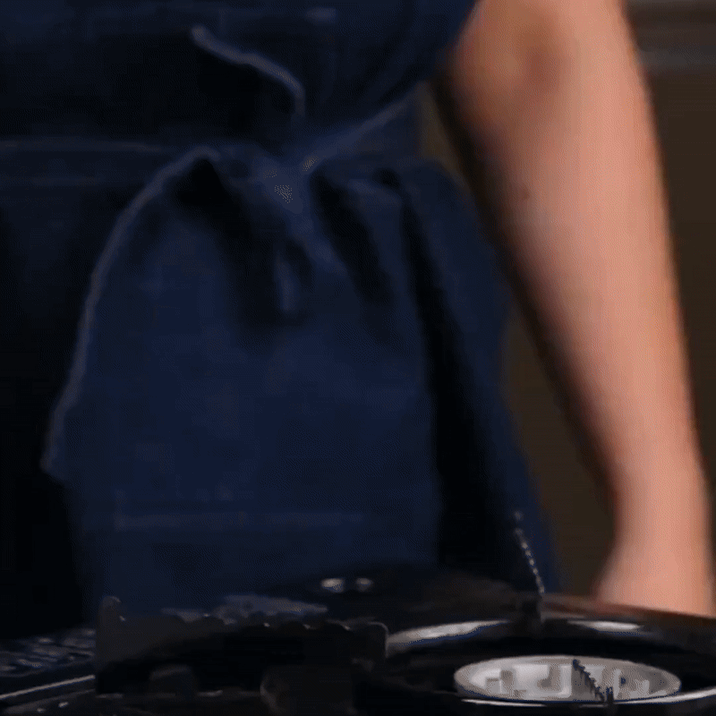 Avelena | PREMIUM PFANNE - Hochwertige Titanpfanne ohne Beschichtung für alle Herdarten