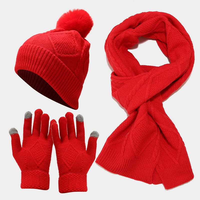 Avelena | Drei-teilige Set von Herbst- und Wintermützen, Schals und Handschuhen