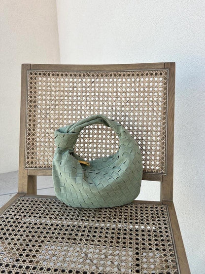 Avelena | Elsa – Stilvolle Mini-Suede-Tasche mit gewebtem Knoten-Design & goldenen Akzenten