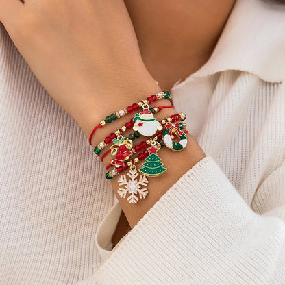 Avelena | Verzauberndes Weihnachts-Kristallarmband – Verstellbarer Schneeflocken- & Baum-Anhänger mit funkelnden CCB-Perlen für festliche Eleganz