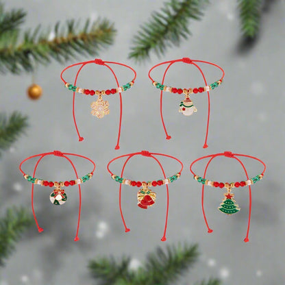 Avelena | Verzauberndes Weihnachts-Kristallarmband – Verstellbarer Schneeflocken- & Baum-Anhänger mit funkelnden CCB-Perlen für festliche Eleganz