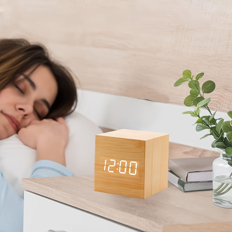 Avelena | Uhr Stilvolle Holzuhr mit Led-Display