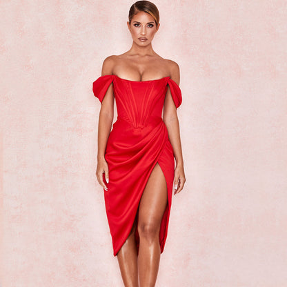 Schulterfreies, drapiertes Korsett-Cocktail-Midikleid aus glänzendem Satin – Rot