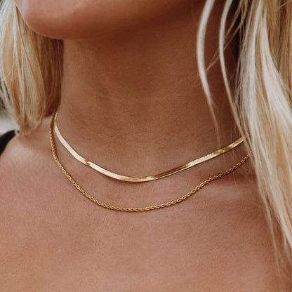 Avelena | Damen Layer Halskette | 2-in-1 Herringbone Choker & Kordelkette | Edelstahl mit 18k Gold PVD