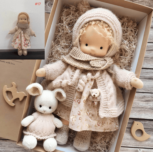 Avelena | Handgefertigte Waldorf-Kuschelpuppe – Poppi
