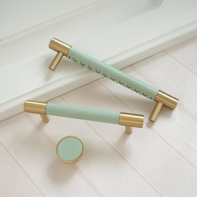 Avelena | Messing Massiv Leder Handgemachte Schrankgriffe Schubladeneinsätze