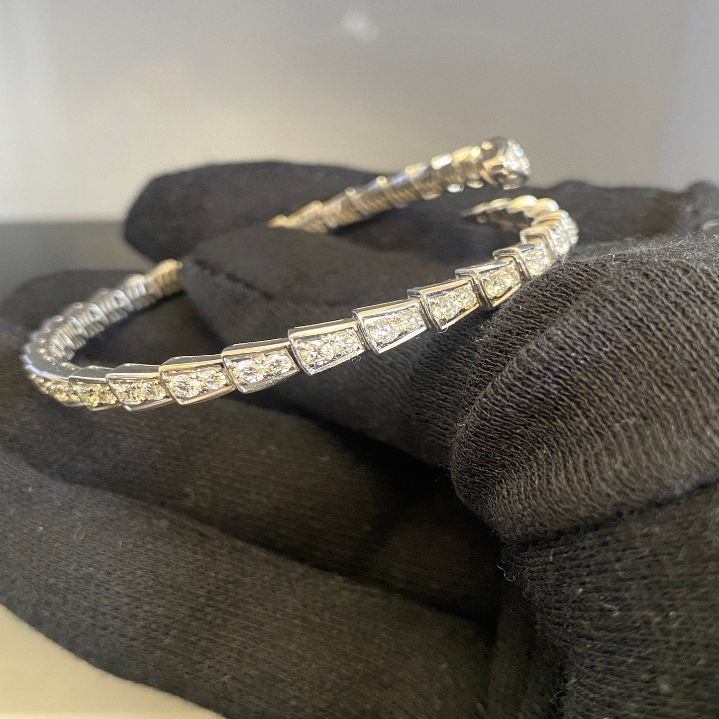 Avelena | Band - von Schlangen inspiriertes Armband