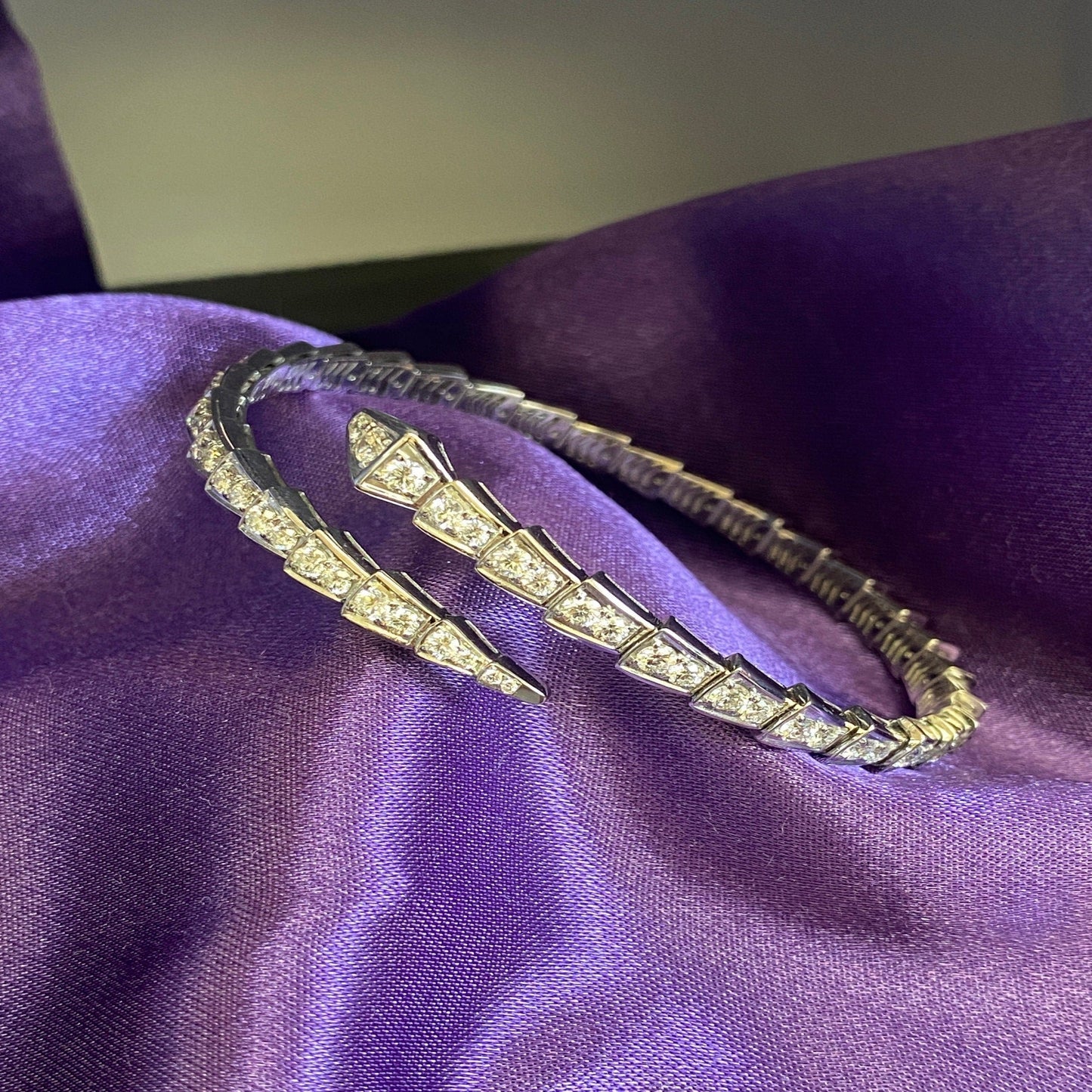 Avelena | Band - von Schlangen inspiriertes Armband