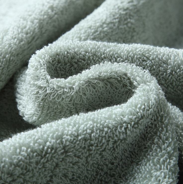 Avelena | 100% ägyptische Baumwolle Badetuch 70x140cm - grau