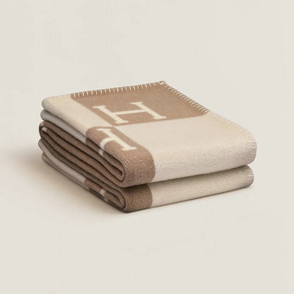 Avelena | Isabelle Chic Wool Cashmere Blanket