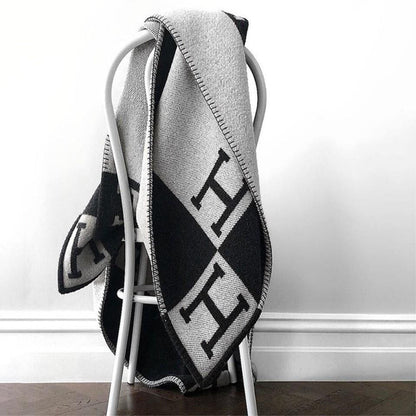 Avelena | Isabelle Chic Wool Cashmere Blanket