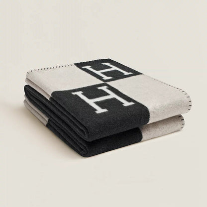 Avelena | Isabelle Chic Wool Cashmere Blanket