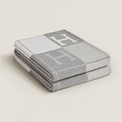 Avelena | Isabelle Chic Wool Cashmere Blanket