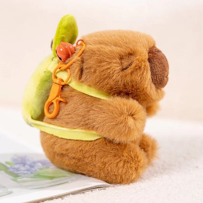 Avelena | Die Kawaii Capybara mit Mini Avocado Rucksack Plüschspielzeug