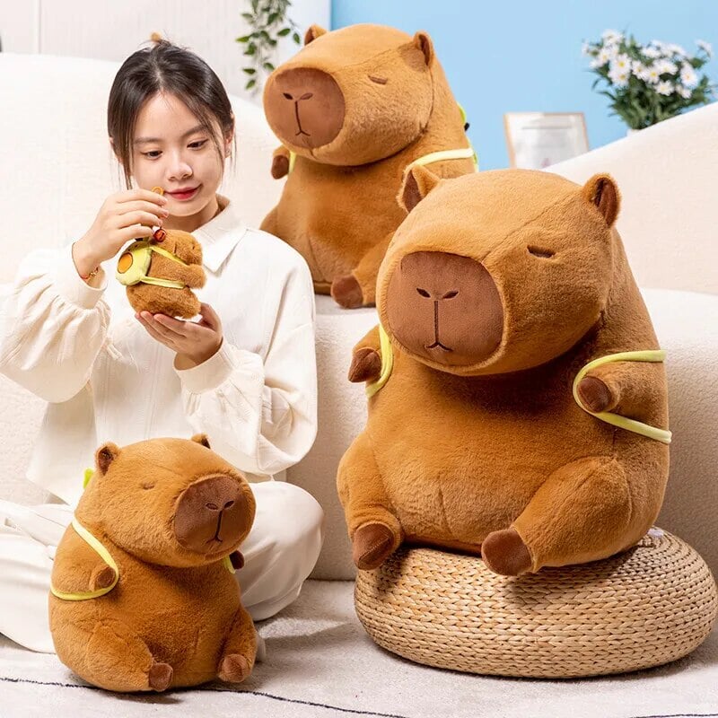 Avelena | Die Kawaii Capybara mit Mini Avocado Rucksack Plüschspielzeug