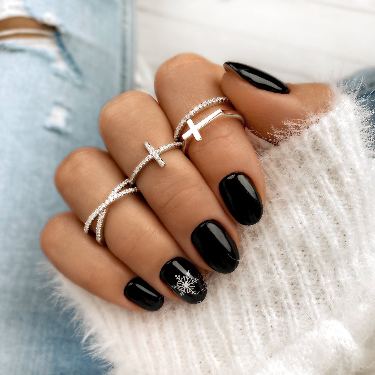 Avelena | Stilvolle Ring mit Zirkonia Kreuz Glauben