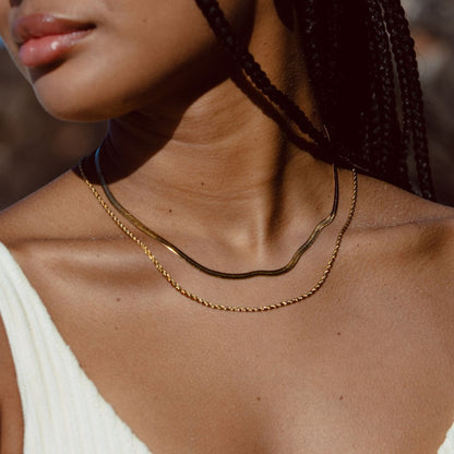 Avelena | Damen Layer Halskette | 2-in-1 Herringbone Choker & Kordelkette | Edelstahl mit 18k Gold PVD