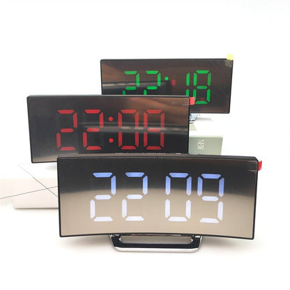 Avelena | LED Digitaler Wecker – Gebogener Spiegelbildschirm, Tischwecker mit Schlummerfunktion, Elektronisches Tischdisplay, Schlafzimmer- und Wohnkultur
