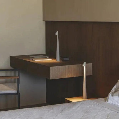 Avelena | Dorsø - L'ummiere D'apol Tischlampe