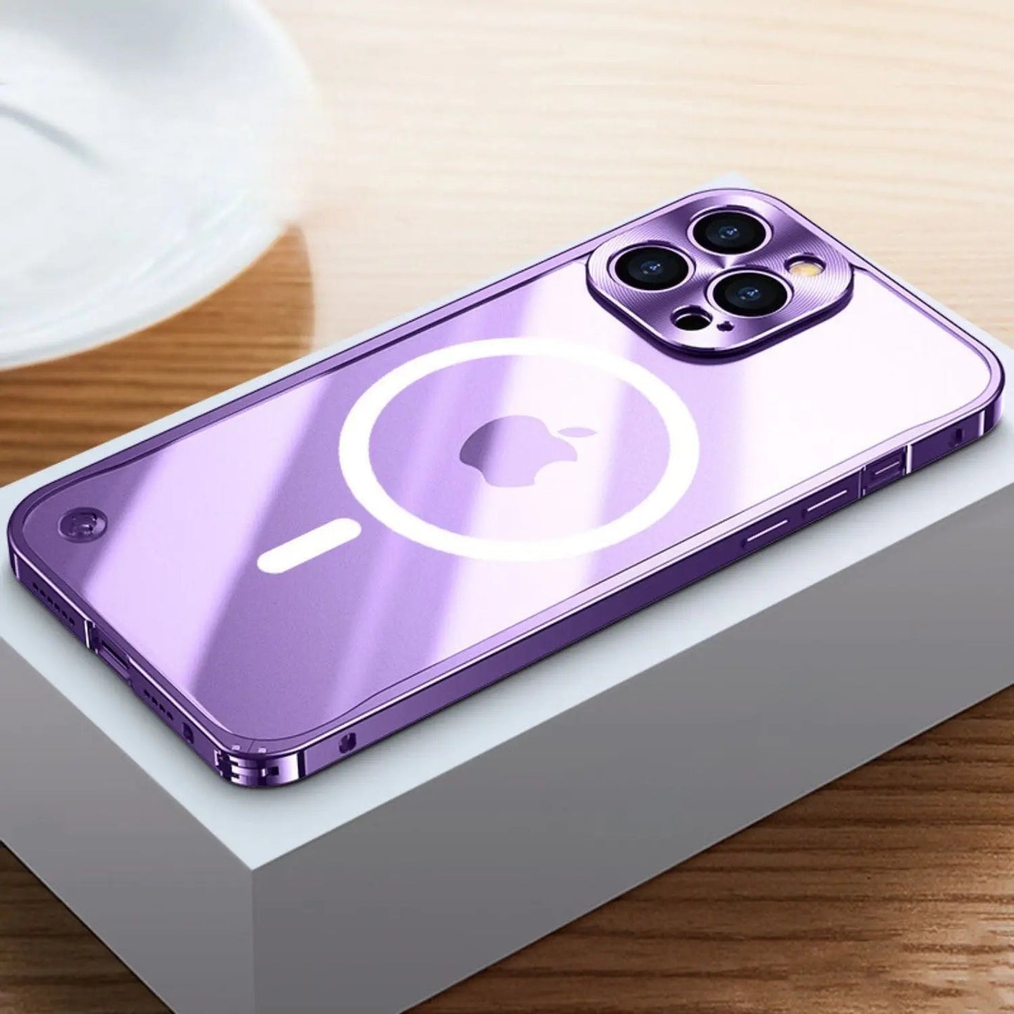 Avelena | Metall Luxus MagSafe Hülle für iPhone Pro Max - Schlankes und Stilvolles Design mit Maximalem Schutz