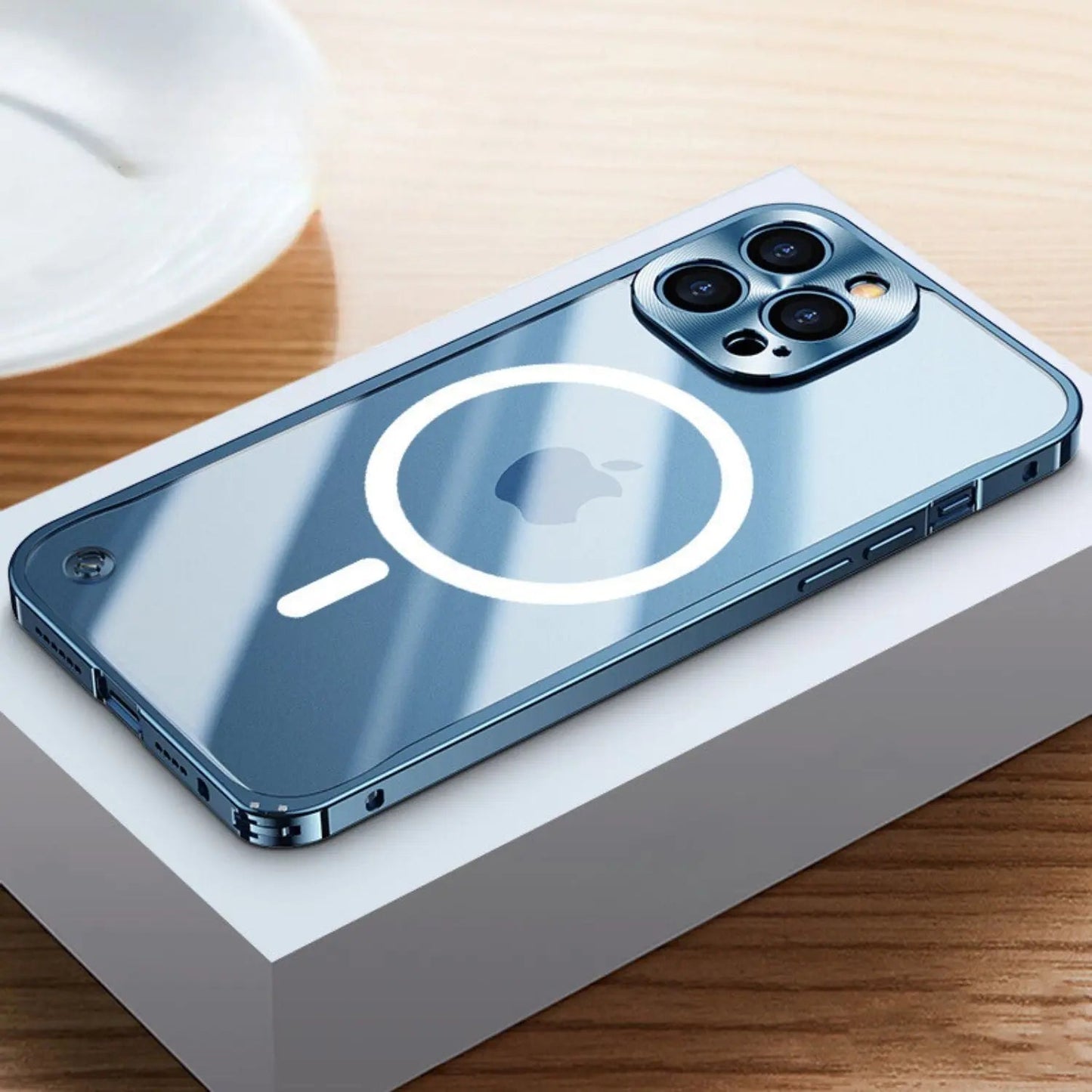 Avelena | Metall Luxus MagSafe Hülle für iPhone Pro Max - Schlankes und Stilvolles Design mit Maximalem Schutz