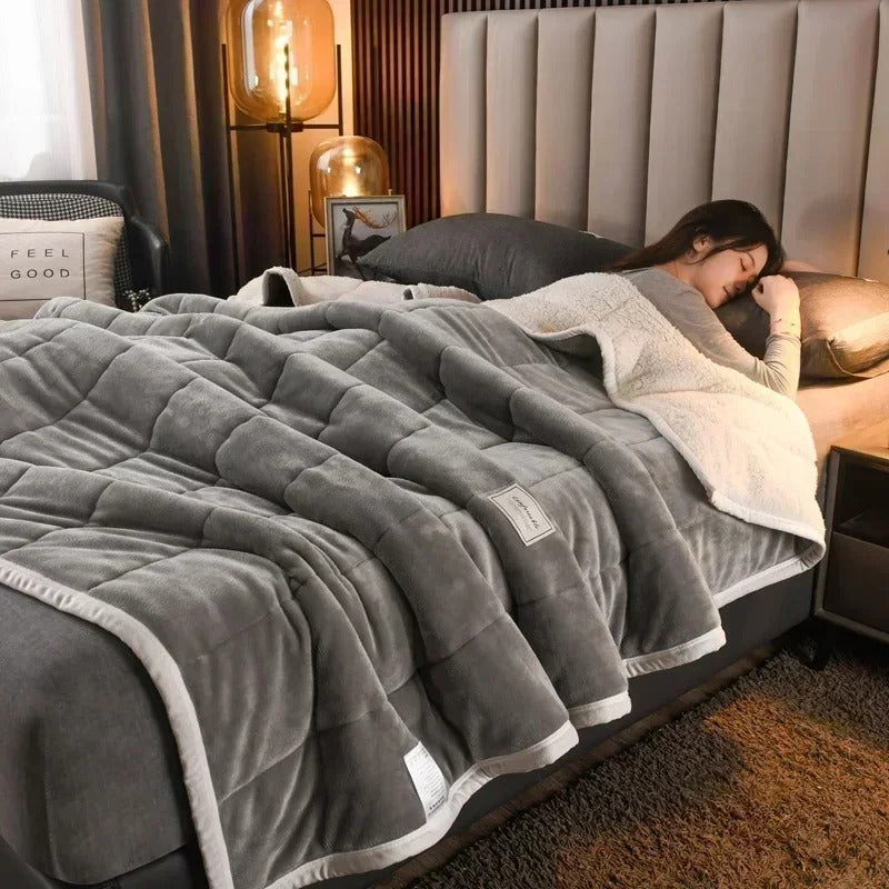 Avelena | Warmes Flanell-Korallenfleece-Decke für Herbst & Winter – CosyBlanket
