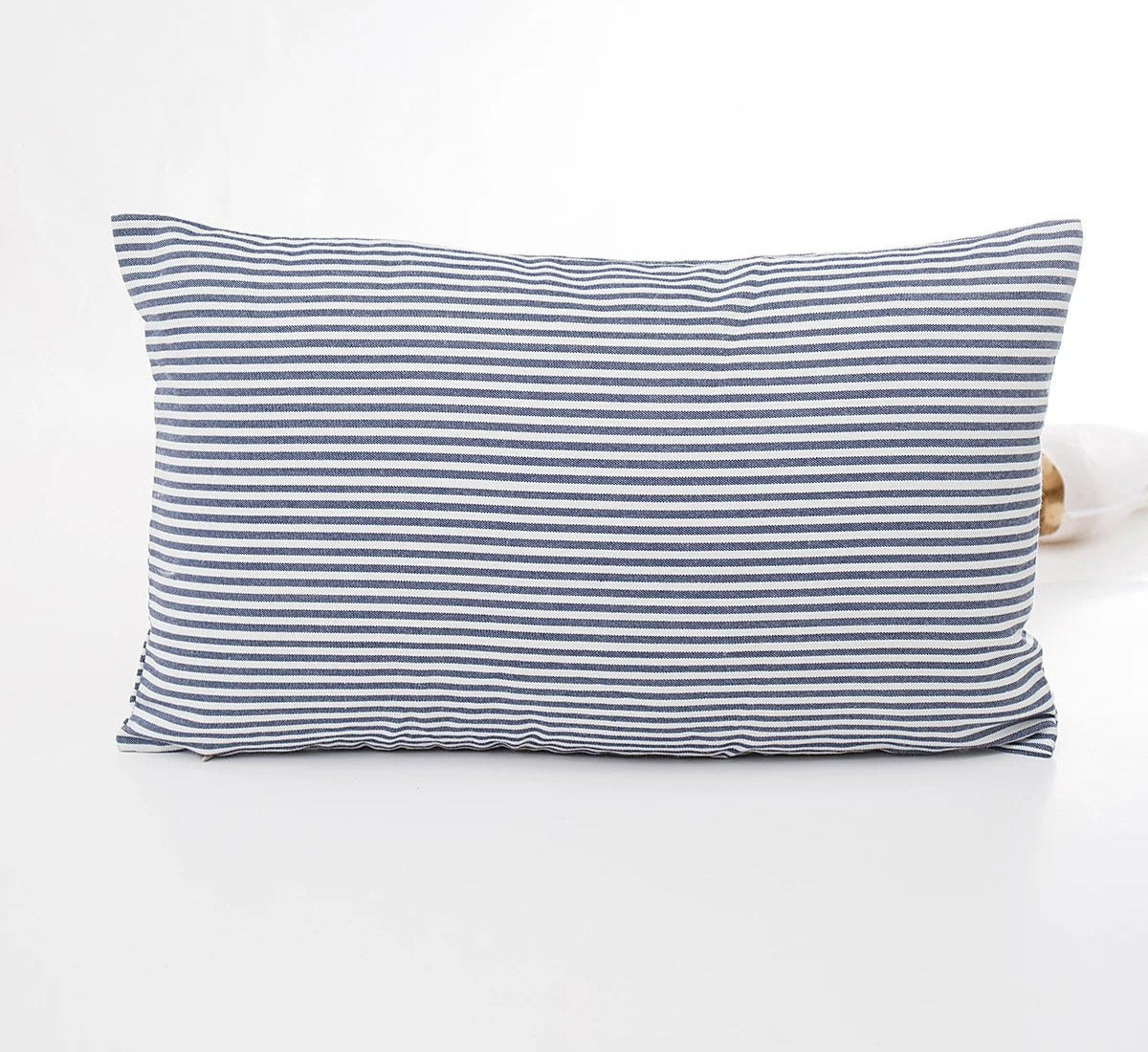 Avelena | Stilvolle Marbreluxe Kissenhülle Moderne Streifen Kissenhülle für Elegante Interieurs