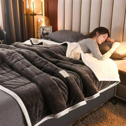 Avelena | Warmes Flanell-Korallenfleece-Decke für Herbst & Winter – CosyBlanket
