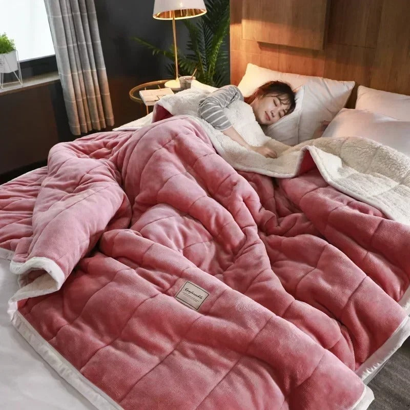 Avelena | Warmes Flanell-Korallenfleece-Decke für Herbst & Winter – CosyBlanket