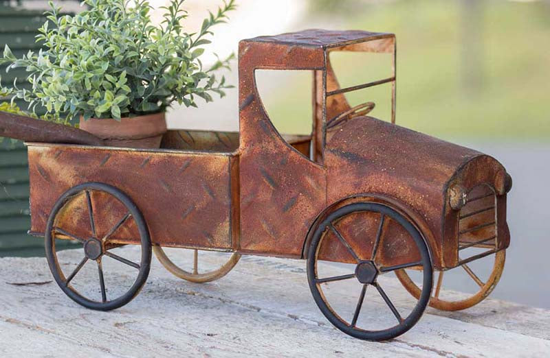 Avelena | Rostige Antike Inspirierte Pickup-Truck