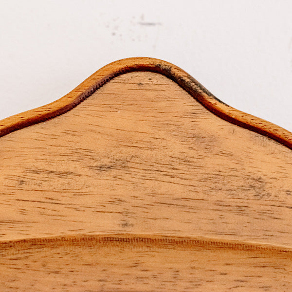Avelena | 33 Zoll Eichen Wandspiegel mit Haken und Regal